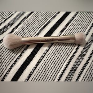 New Seint Makeup Brush